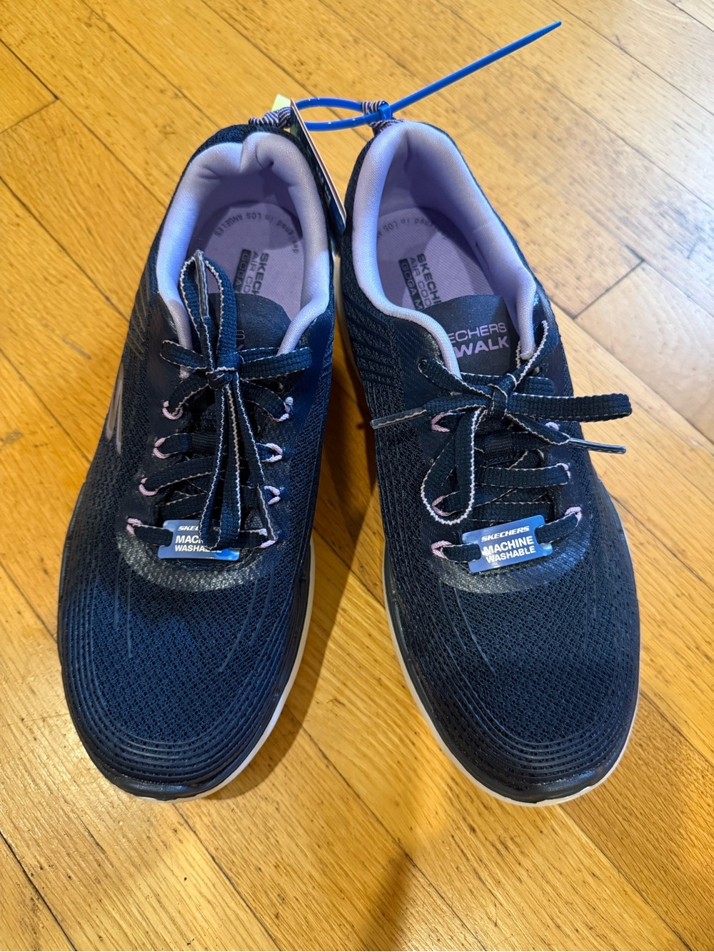Skechers Black & Light Purple Women's Walk Sneakers